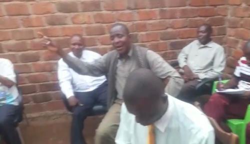 Sensibilisation des hommes sur l'importance des preservatifs pour limiter les naissances